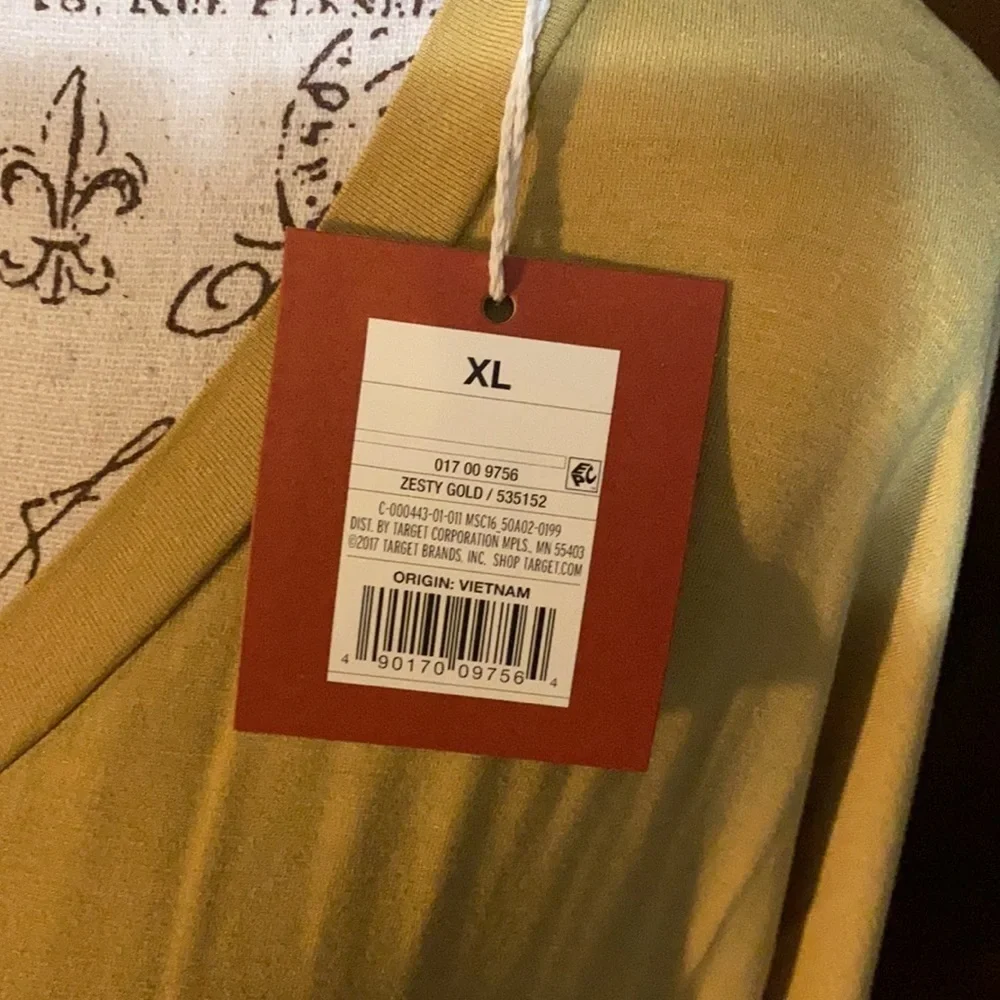 Women’s Mossimo long sleeve V Neck T-shirt mustard color - Picture 3 of 6